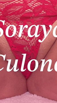 Saya merakam Soraya Culona di atas katil membelai tetek besarnya dan dengan seluar pendek ketatnya pada pepek besarnya