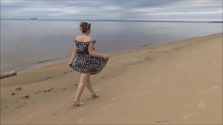 RedRoseRus: Red Rose -Big ass on the beach