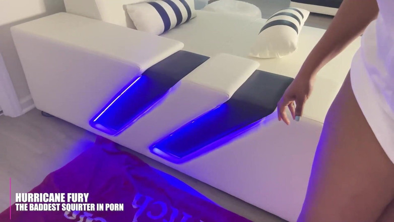 Hurricane Fury: 消火栓のように噴き出す