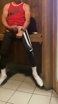 Dilf Jockdad87が再びサウナでムラムラ!