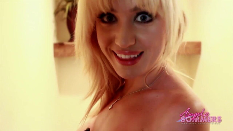 Angela Sommers: Curvă futută în baie cu Angela Sommers