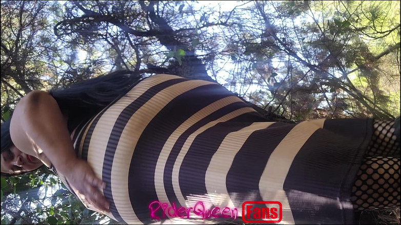 Riderqueen BBW Step Mom Latina Ebony: Riderqueen в одиночестве, на улице, Видео для фанатов