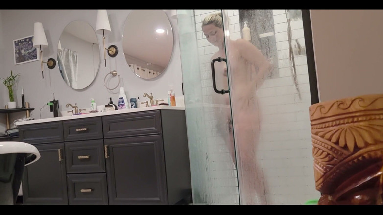 ScarlettRavenXO: MILF Gets Railed