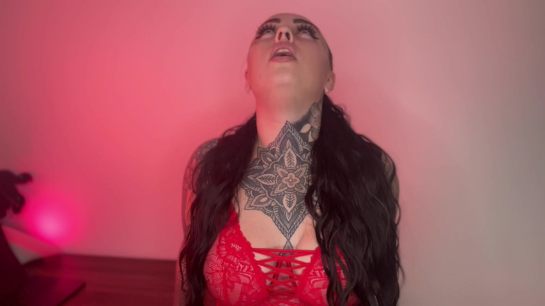 Miss Valentina: ゲイになるよう励まされる