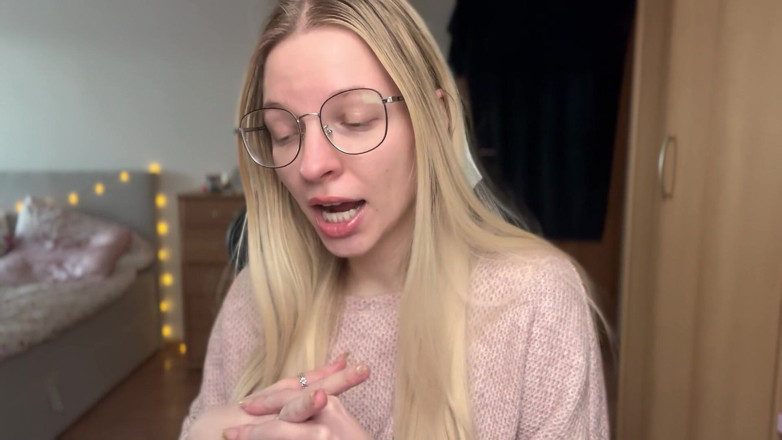 Goddess_Bella_Rae: Sadece ben mi yoksa