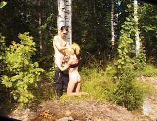 Radical: Sexy teenagerka šuká v přírodě