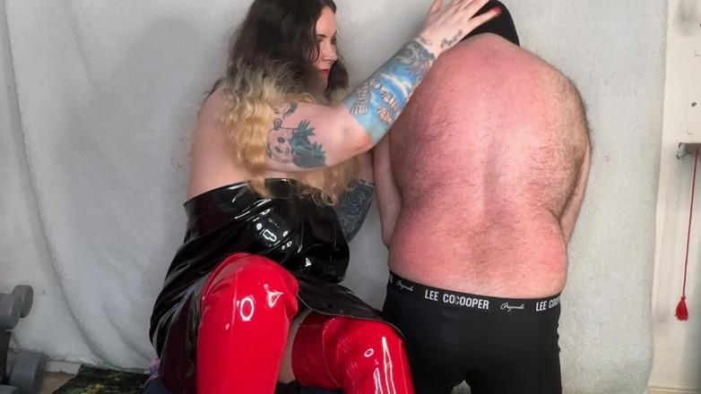 MissFFW: Bà chủ ffw có nô lệ quỳ gối để cô ấy có...