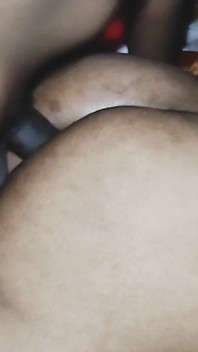 Bhabhi Ki, vidéo en levrette