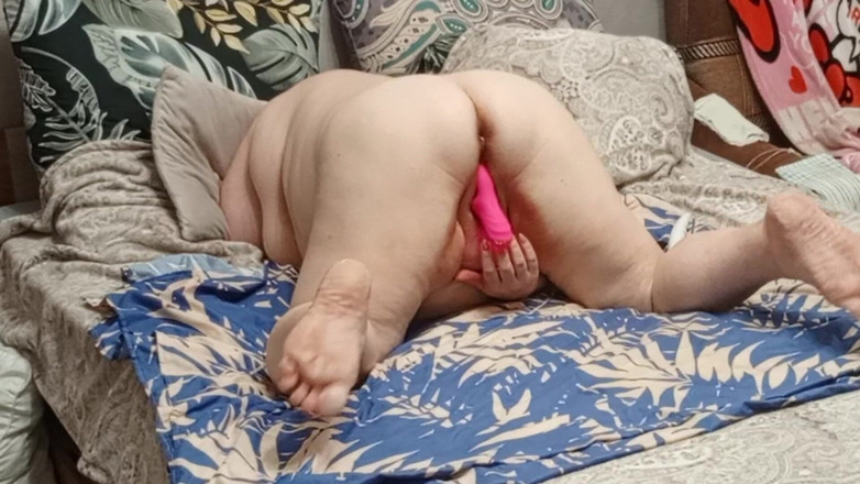 Zona901: Vecina se masturba coño antes del sexo