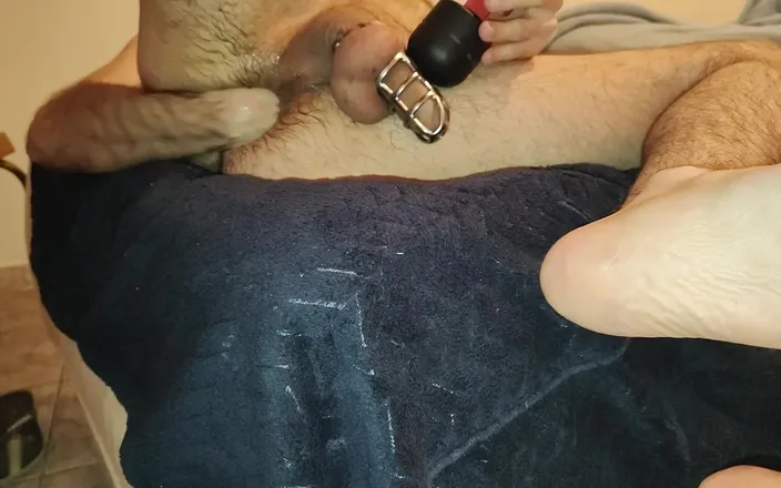 CcCrRr3321: Imprisoned Dick
