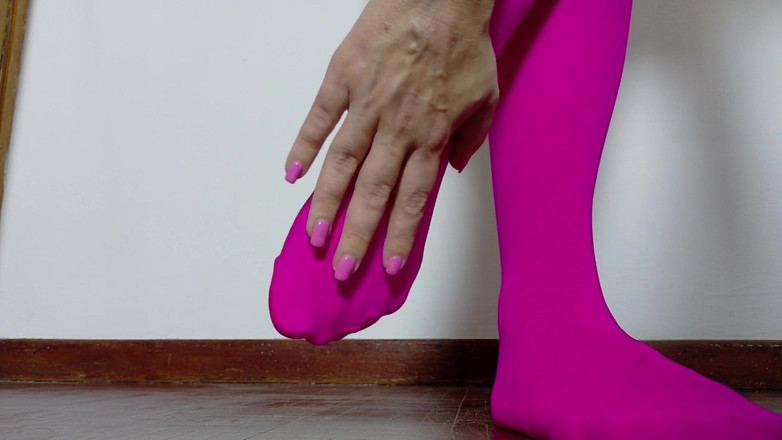 Kinky Lyrical: Pembe Tırnaklar ve Naylon