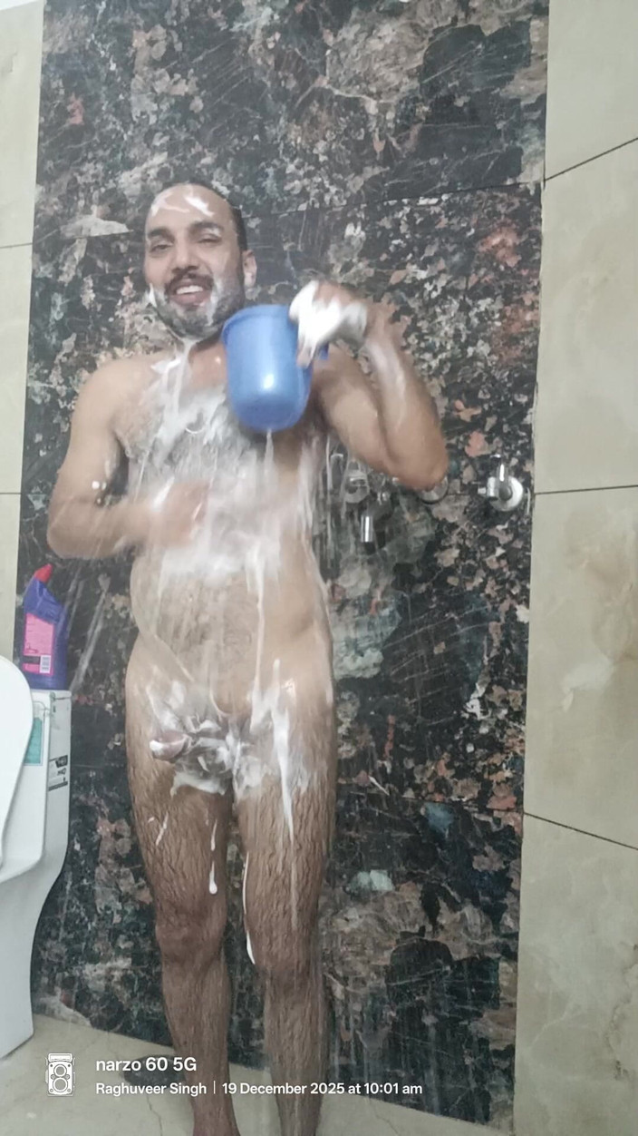 Rajasthani-old-lover: 샤워하는 인도 경찰관