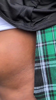 Nymphomaniac Paris ini suka ayam besar di dalam vaginanya yang slutty