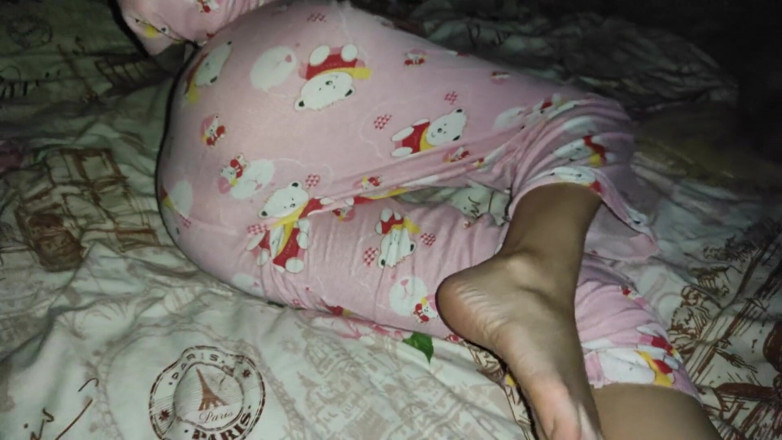 Taboo Room: Sorellastra e vecchio fratellastro scopano sul letto dei genitori! Stanza...