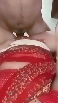 Moja przyrodnia siostra daje mi ręczną robotę przed jebanie cipki, indyjska gorąca dziewczyna domowej roboty sex wideo w języku hinduskim