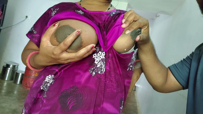 Premi pooja: Indian Boobs Videos - Pahli Bar Dheere Dheere Devar Aur Bhabhi...