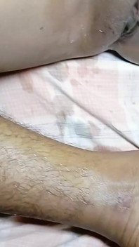 보지를 따먹히는 하르니 인도 의붓딸
