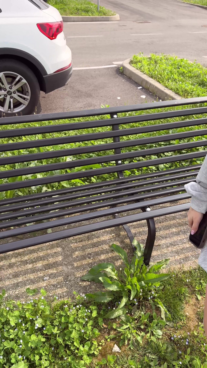 Tommy e Annika: She Accepts a Ride From a Stranger and Ends up...