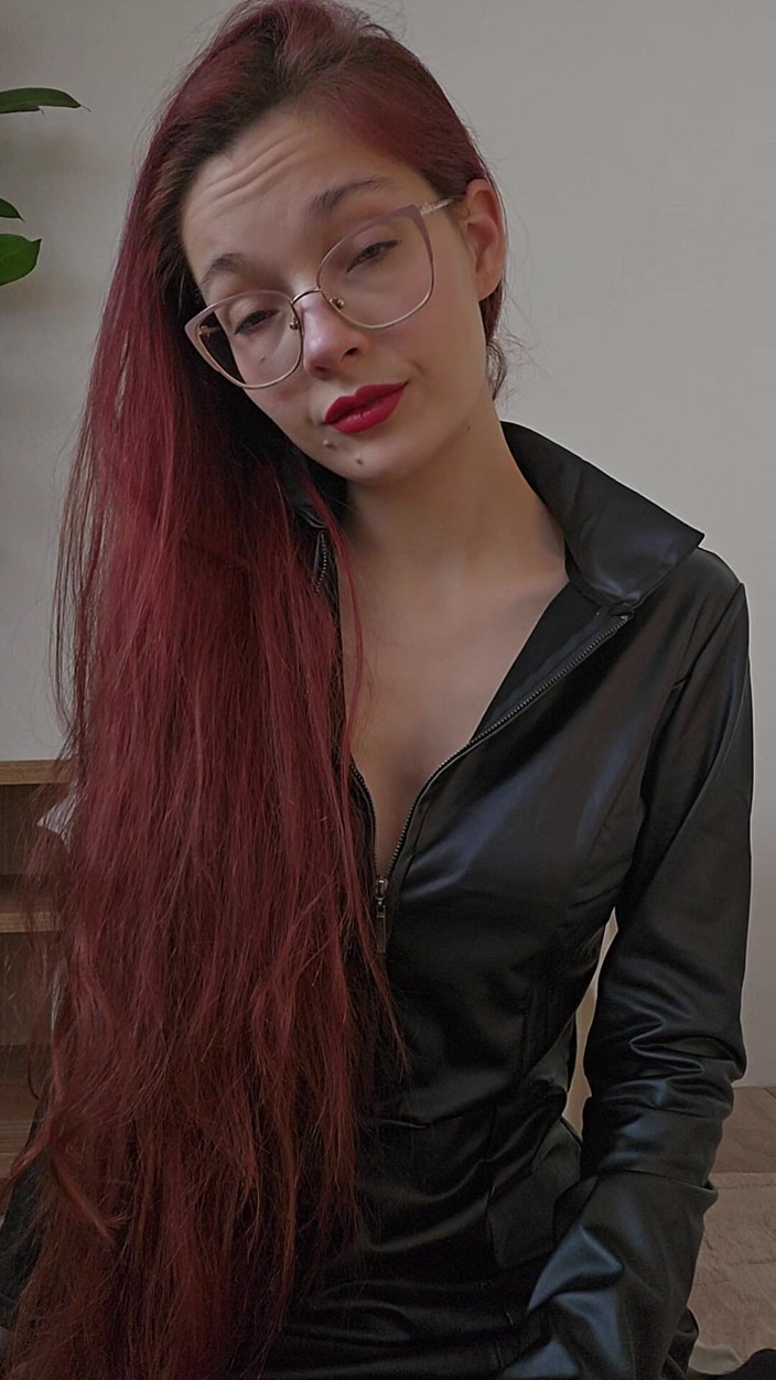 petitesubkitten: Sıkı İngiliz 31 talimatı ve cei - sahibe kendi dölünüzü okşamanızı ve yutmanızı...