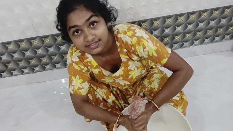 LateralChain349: Nadržená desi babe babe back bolestivá masáž se promění ve...