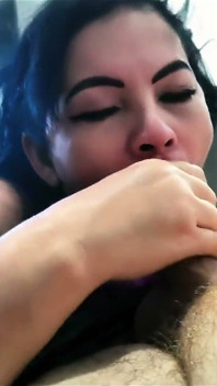 I Gave the Delivery Guy a Blowjob and Asked Him to Cum in My Mouth, Without a Condom - Milla Santiago