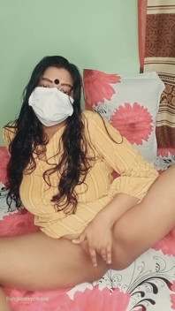 Beautiful Girl Masturbates Her Tight Wet Pussy While No One Is Home