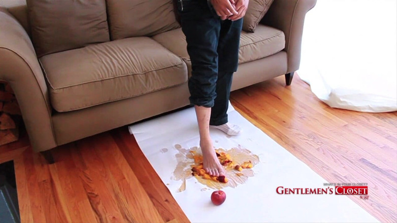 Gentlemen's Closet: Peaches Cream 02
