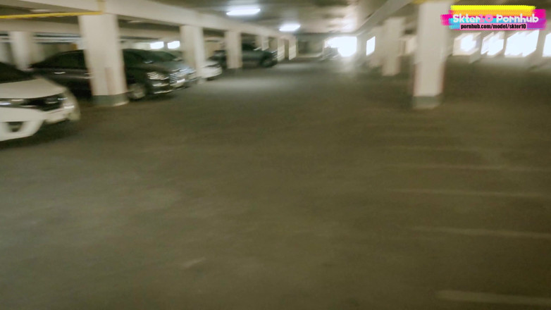 18_honey: 大学駐車場でのフェラチオ