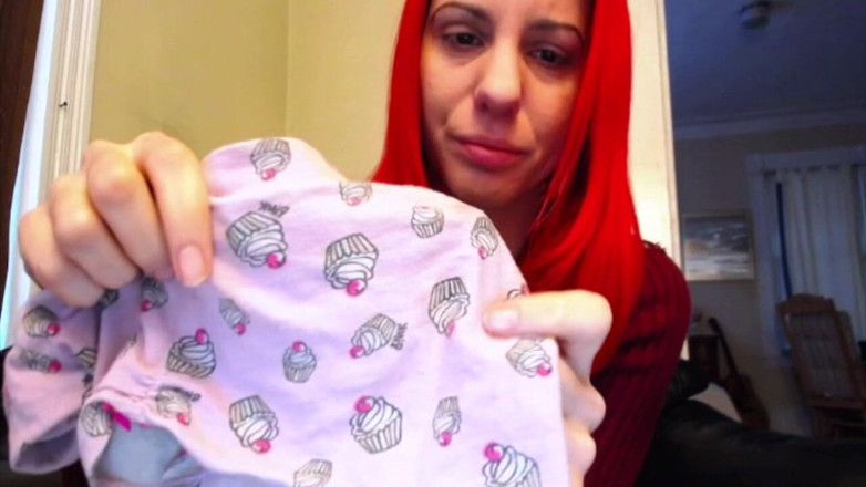 Quinn brooks: Blowing Nose Into Panties
