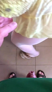 Strumpbyxor rippning och POV Deepthroat grov doggy och sperma på kläder