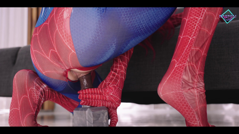 Karneli Bandi: Жінка-павук і її мокрі нужденні діри павука. Молотковий крем Тора