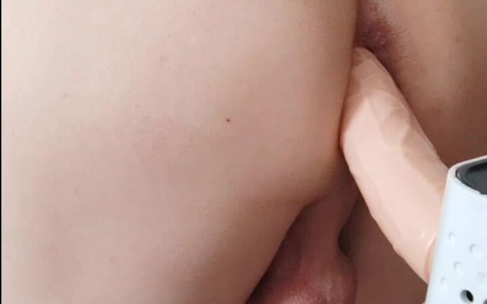 Fucken: お尻に本物のペニスが必要だ