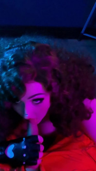 Mad Moxxi Prsty, Šukání a Výstřik na obličej