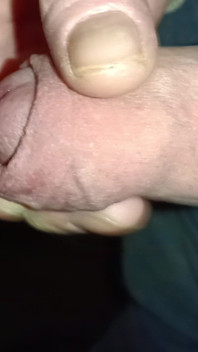 Noční plavba, velký nesestříhaný penis honění a stříkání v lese - Rockard Daddy