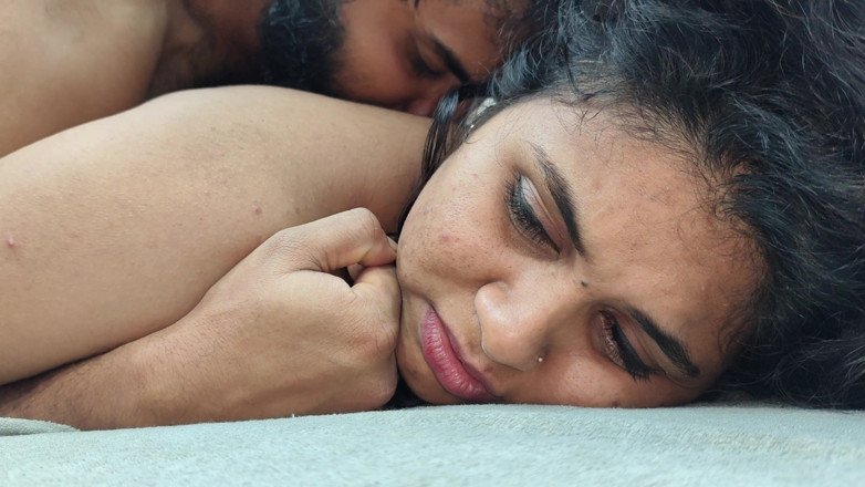 Vaigavarun45: La sorellastra si diverte con il fratellastro e il marito,...
