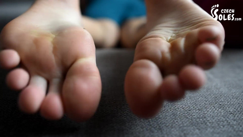 Czech Soles - foot fetish content: Ivet เท้าเนียนนุ่มในคลิปแรกของเธอ