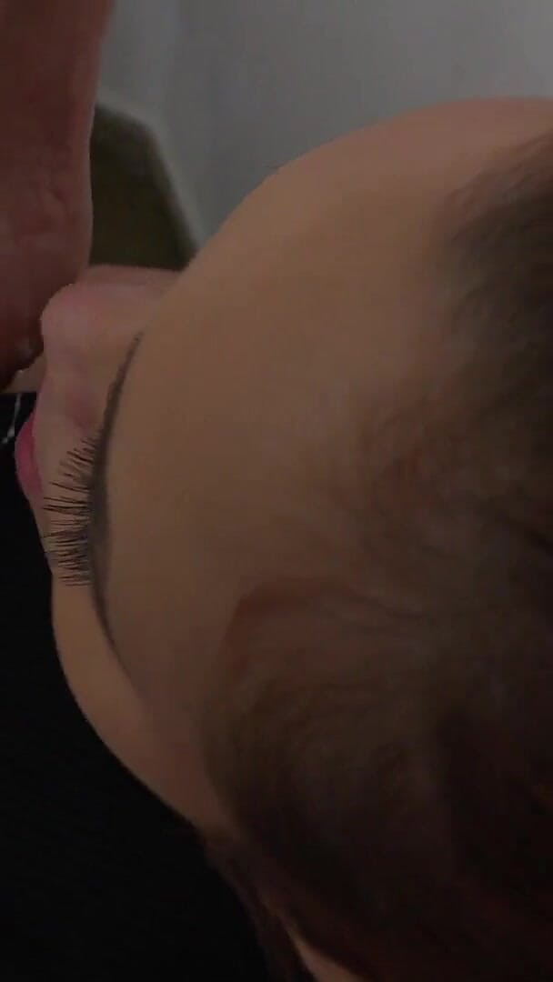 Devouring Bia's Feet (NewMFX Feet)