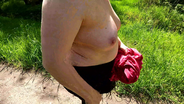 Bouncy Tits Action: Tits Beaten Extensively in the Sun