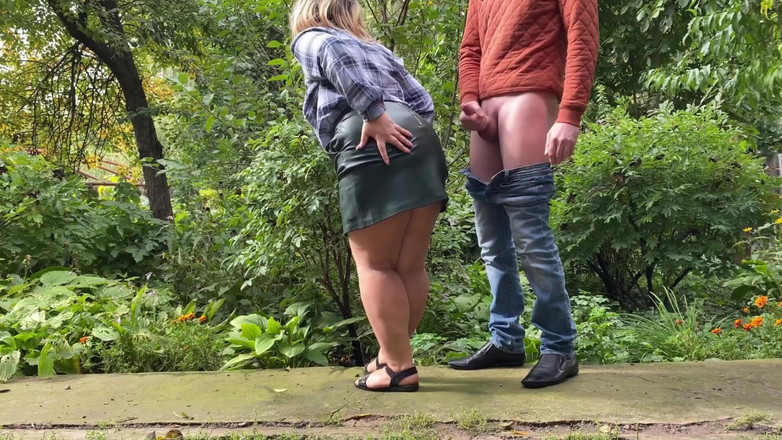 OurFetishLife: Madrasta sabe como me fazer gozar na bunda apertada dela