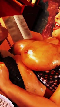 Špinavé fetišové děvky Jasmine Black, Charlie Monaco a Sammy Jayne Lízání zadku a kundičky