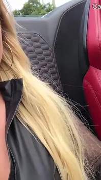 Openbare lesbische milfseks - grote tieten, openbaar risico en luide orgasmes