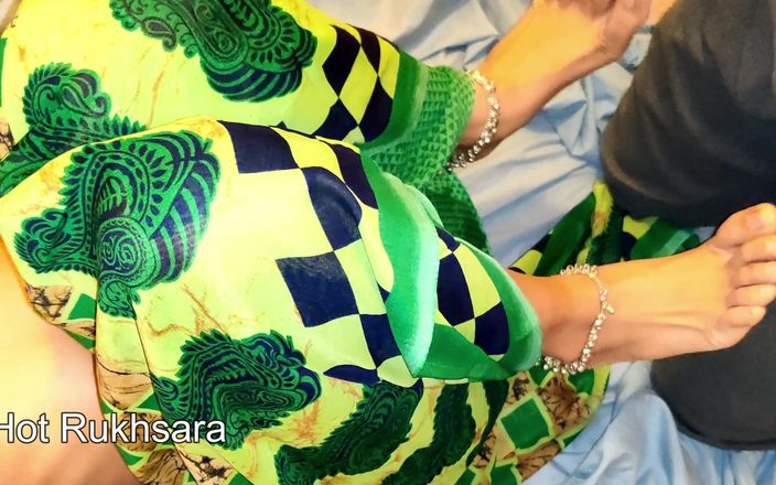 hot_rukhsara: ¡Mis novias indias vuelven de repente a casa mientras follan...