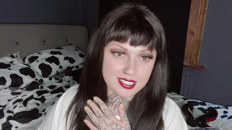 Miss Valentina: Pedeapsă cu wedgie pentru profesoare crudă