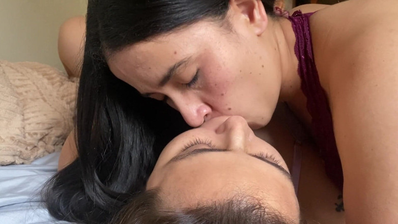 zoemelissa: ฉันดูดลิ้นยาว ๆ ของเลสเบี้ยน เธอเย็ดคอฉันลึกสุดหลอด