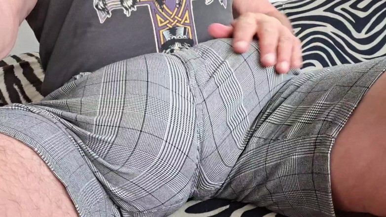 Monster_Meat_: Plimbându-mă prin grădină cu costumul meu