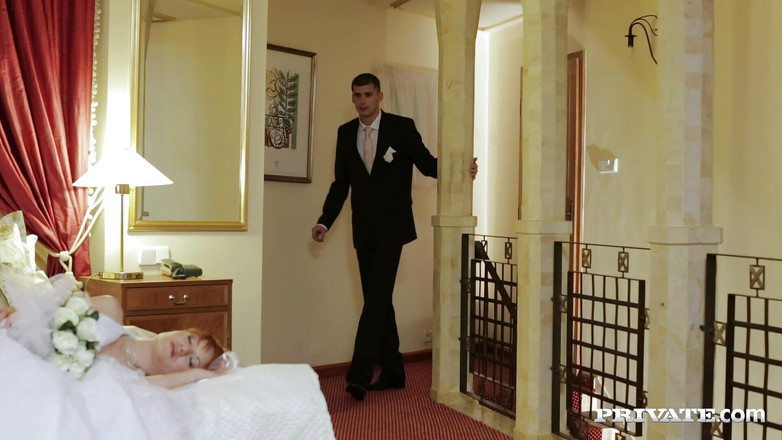 Private.com: Özel yaramaz gelin iki birden alıyor