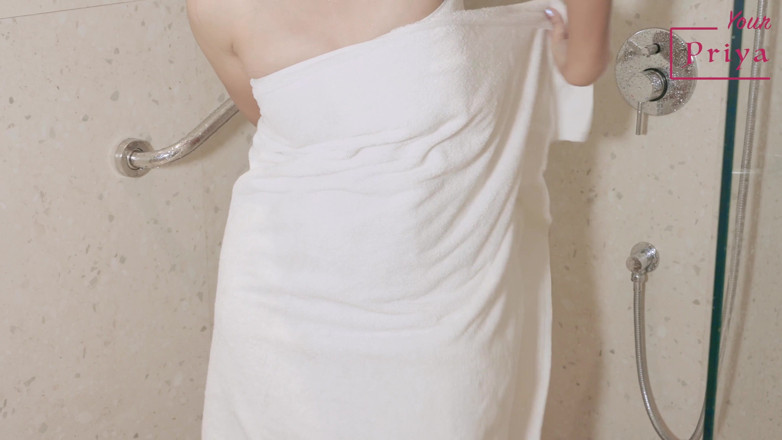 Your Priya: คุณแม่เลี้ยงเดซีร้อน โรแมนติกเย็ดหลังอาบน้ำ เสียงฮินดี
