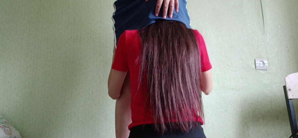 Lesbian-illusion: Tetanggaku yang pemalu naik ke bawah rokku tanpa bertanya, tapi...