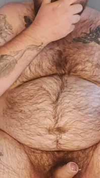 Beervader leert jongen over dildo's
