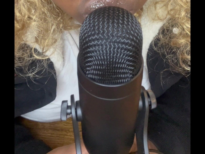 Anye Meshell: Asmr 키스와 핥기!